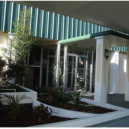 Red Carpet Inn Jesup Exterior photo