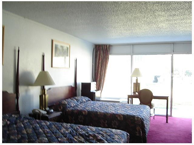 Red Carpet Inn Jesup Room photo